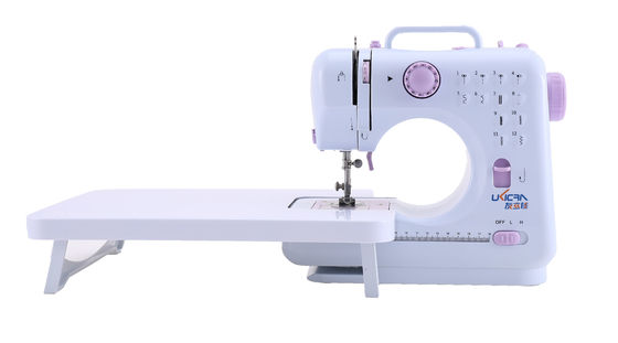 Duurzame mini elektrische zigzag naaimachine Optioneel naaldlengte voor het naaien van kledingstukken